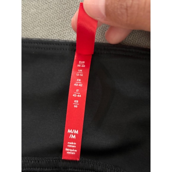 Spanx Faux Leather Leggings Women's Medium Black‎ Comfortable High Waist Tummy - Picture 3 of 8